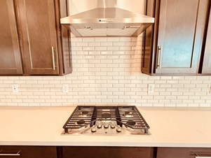 ***NO LEASE-SINGLE BEDROOM WITH PRIVATE BATHROOM AVAILABLE FOR RENT***