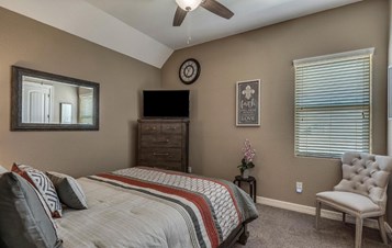 Fully Furnished Private Bedroom Available In 3400 Sqft Beautiful House In Schertz, New Braunfels TX Area