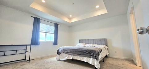 Spacious Master Bedroom For Rent - Private Bath, Walk-in Closet, Garage Parking