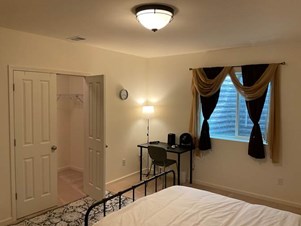 Large Room With Walk In Closet - Special Discount For 12 Months Lease (13th Month Free)