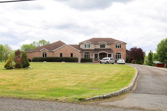 Luxury Room For Rent In Upscale Estate Home — Fully Furnished, All Utilities Included