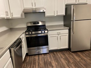 Guaranteed Best Option | ALL Included | No Deposit | In 2B2B 1450Sq.Ft | 2min Walk To Walmart, Target, McD, Restaurants..