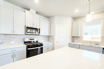 FEMALE ONLY - PRIVATE ROOM