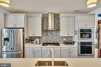 Private Room For Rent In Luxury Town House - Hanover Md