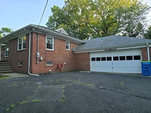 Private Non-Shared Bdrms Available. Single Family Houses. All Utilities Wifi. Included; Month To Month; Males Only