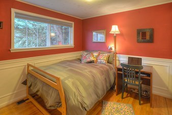 Fully Furnished Room To Rent - Beautiful Home- Vegetarians Only - Ideal 4 Professionals Working In Seattle/Bellevue