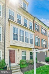 Single Room With Attached Bathroom In Fully Private Floor For Female Only.