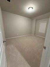 2 Bed 1bath Available In Single Family Home