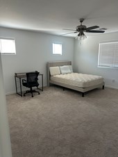 Huge Master Bedroom With An Attached Bathroom Available- Close To Phoenix Downtown, Chandler, Goodyear
