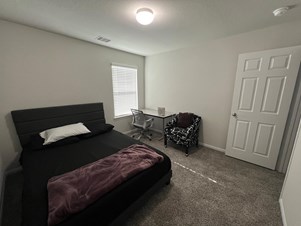 Fully Furnished Rooms With Luxurious Amenities For Rent