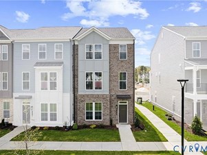 Private Bedroom And Bathroom Available In A Townhouse