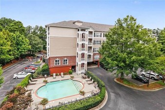 Females Only · Semi-Furnished Master Bedroom With Attached Bath In Dunwoody – Ready To Move In