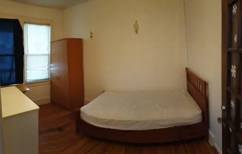 Peaceful Roseland Roommates