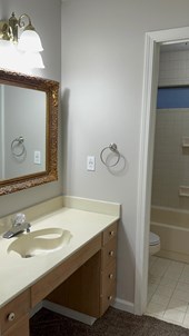 Large Private Room Available Near Bartlett Corporate Park & FedEx World HQ