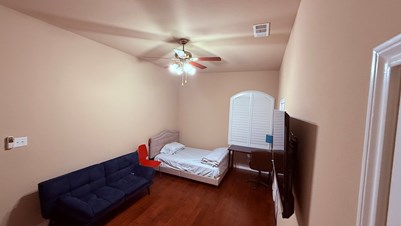 Private Bedroom With Attached Bath In A Townhouse – Available Immediately For Male Only