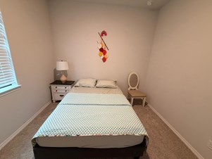 Single Bed Room Available In A Home