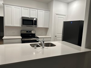 Guest Suite With Kitchen Bath And Separate Entry Available