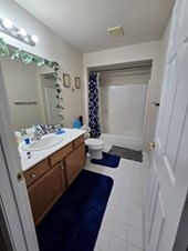 Single Room Available With Queen Bed And A Mattress With A Closet.
