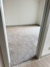 Near Downtown Private Room With Laundry Available In The Unit