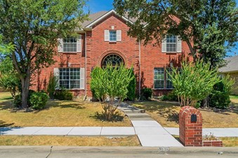 No Lease In Bachelor Home Full Furnished Master Bedroom Is Available To Rent Near To Sam Rayburn Toll Way.