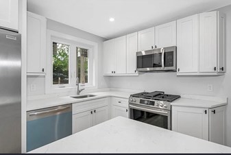 Single Room Available In Lowell, MA For $1300 Per Month