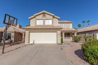 Master Bedroom With Private Bath Available In 3-bd/2.5-ba Chandler Home — All Utilities And WIFI Included - $1050/month