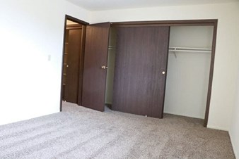 1 Room Available In A 2BR/1BA