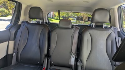 2022 Kia Carnival SX Minivan 4D