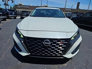 Used 2024 Nissan Altima SR FWD
