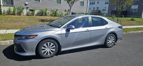 Toyota Camry LE Hybrid